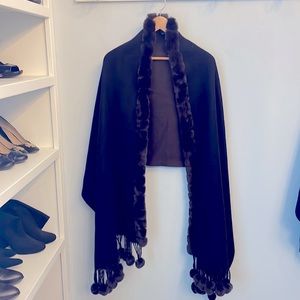 Gorski cashmere and rabbit reversible wrap in brown and black